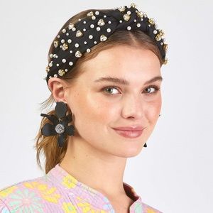LELE SADOUGHI X STONEY CLOVER LANE NOIR CRYSTAL HEARTS & PEARL KNOTTED HEADBAND